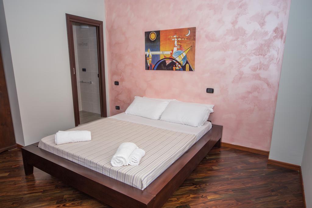 Bed and Breakfast Domus Regis Кальярі Номер фото